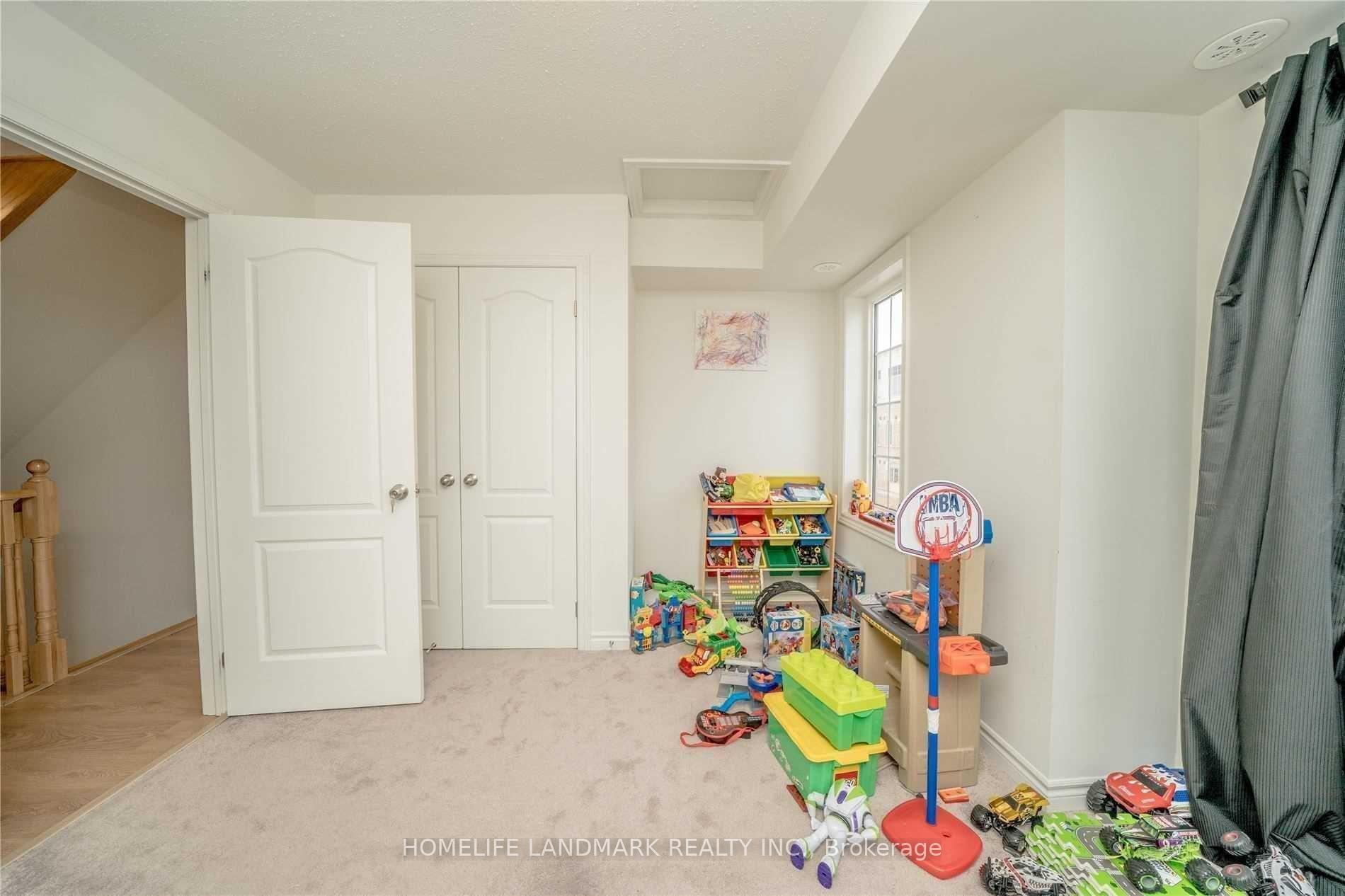 Photo 14 of Unit 411, 2218 Chevron Prince Path, Oshawa, Windfields — HOMEH