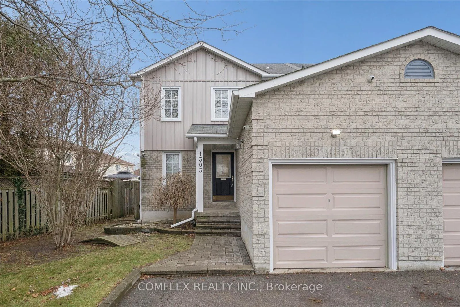Photo 3 of 1303 Charter Crescent, Oshawa, Lakeview — HOMEH