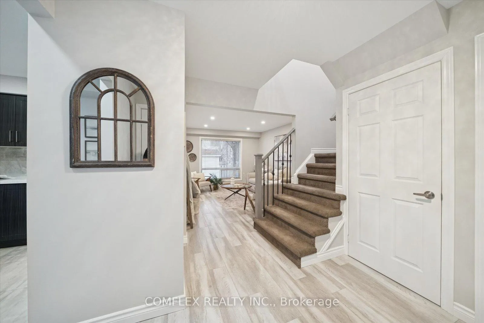 Photo 6 of 1303 Charter Crescent, Oshawa, Lakeview — HOMEH