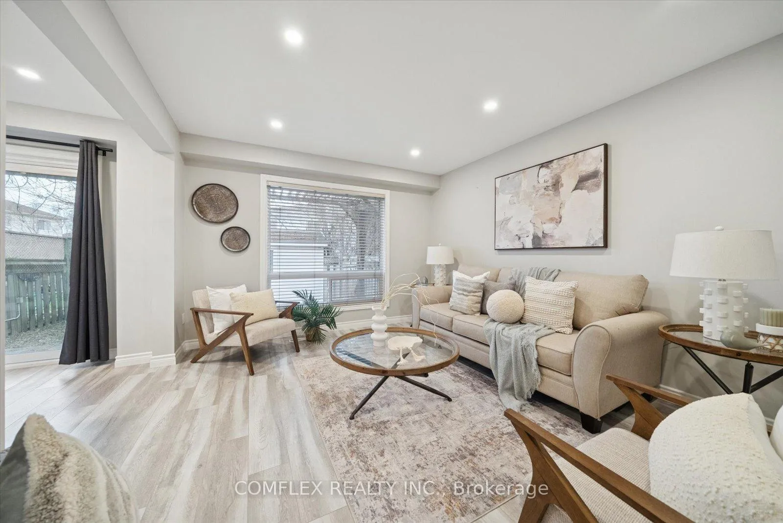 Photo 7 of 1303 Charter Crescent, Oshawa, Lakeview — HOMEH