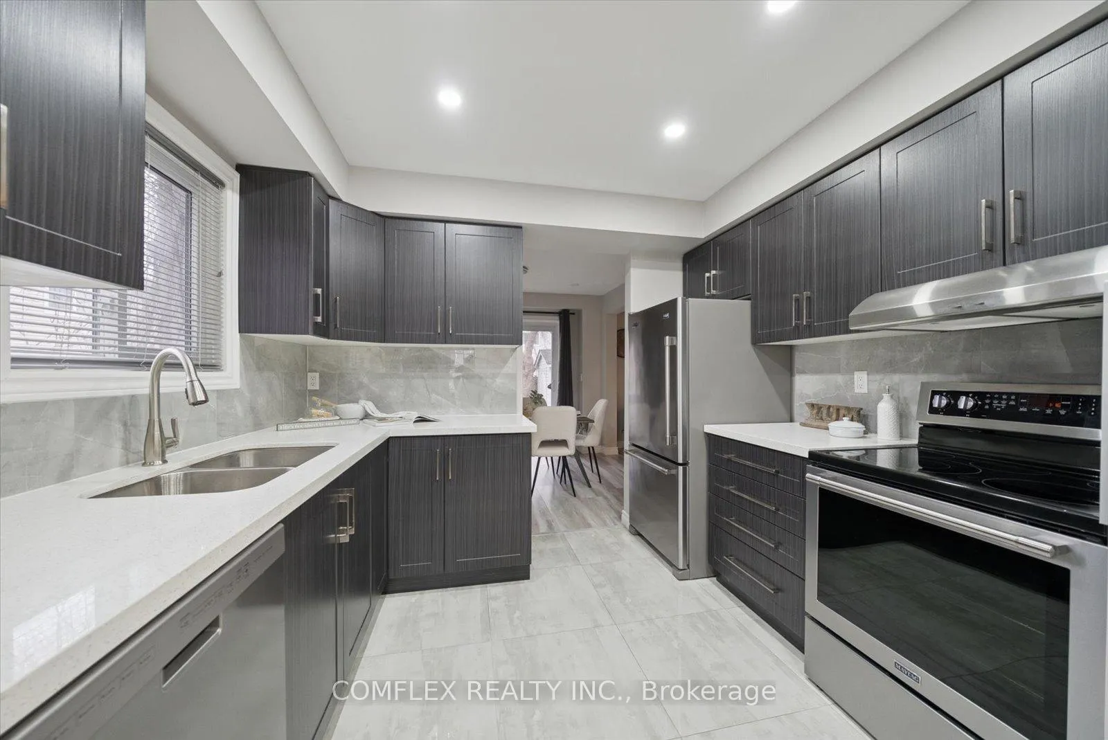 Photo 12 of 1303 Charter Crescent, Oshawa, Lakeview — HOMEH