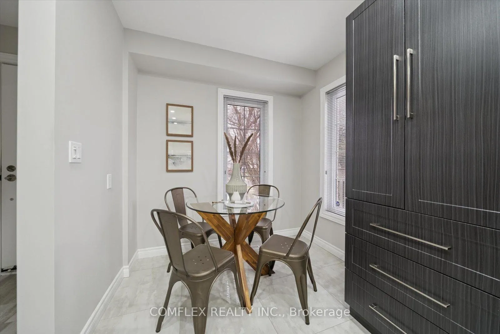 Photo 15 of 1303 Charter Crescent, Oshawa, Lakeview — HOMEH