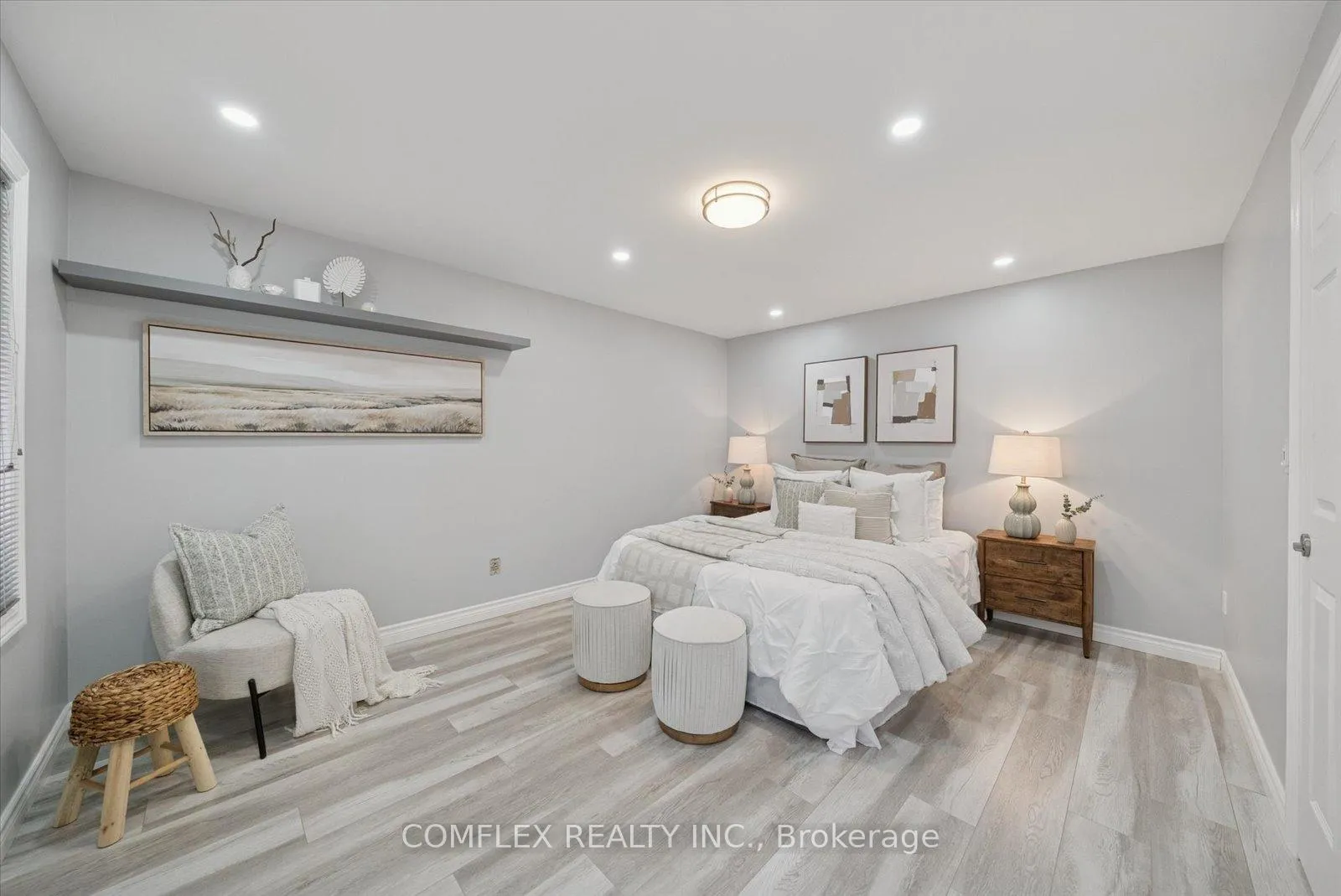 Photo 19 of 1303 Charter Crescent, Oshawa, Lakeview — HOMEH