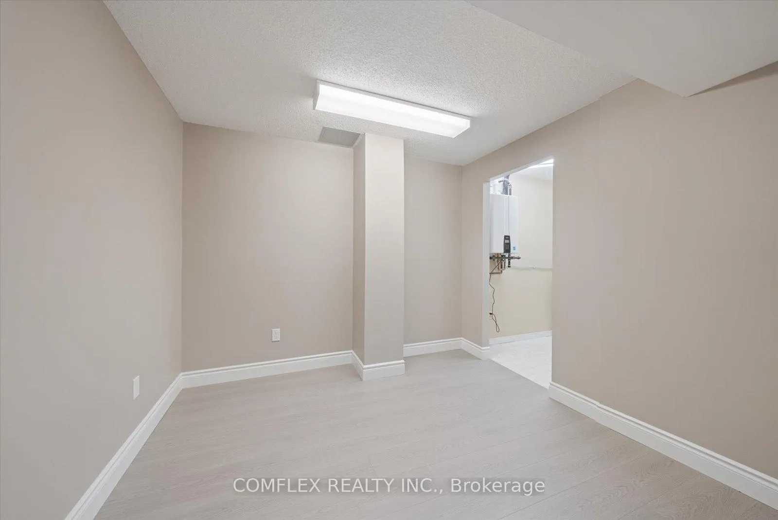 Photo 30 of 1303 Charter Crescent, Oshawa, Lakeview — HOMEH