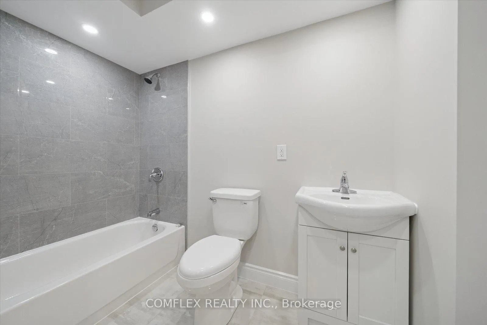 Photo 35 of 1303 Charter Crescent, Oshawa, Lakeview — HOMEH