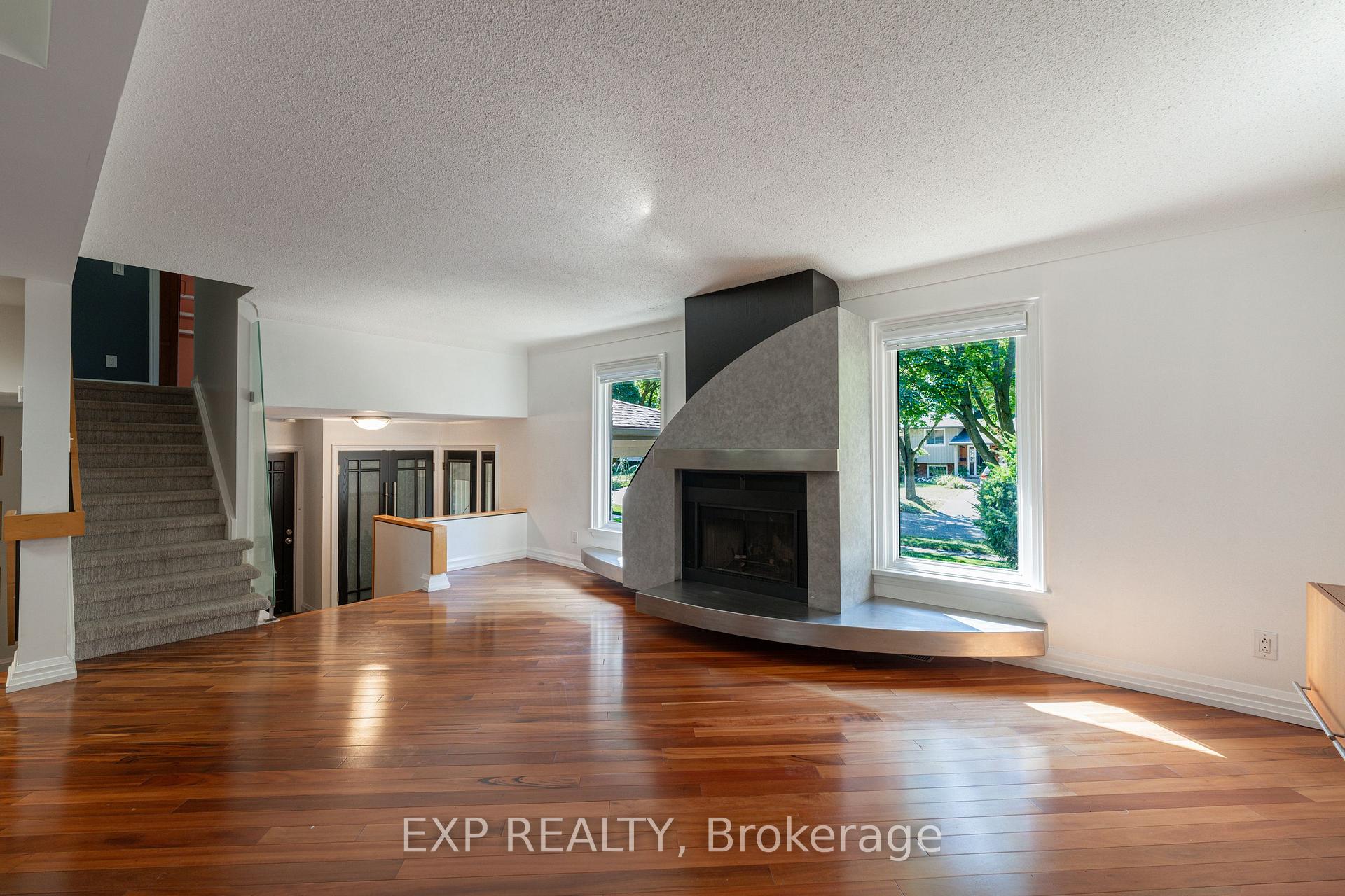 Photo 6 of 6559 Jupiter Boulevard, Niagara Falls, Stamford — HOMEH