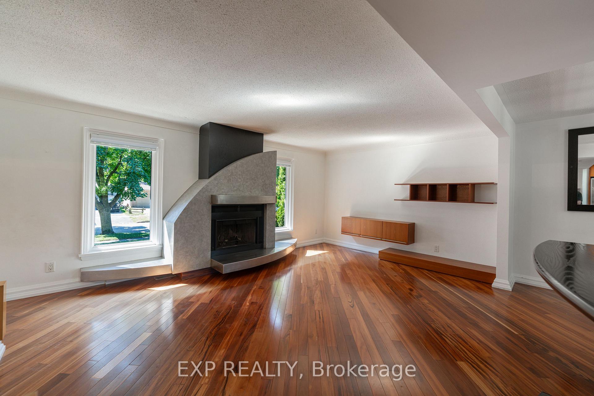 Photo 8 of 6559 Jupiter Boulevard, Niagara Falls, Stamford — HOMEH