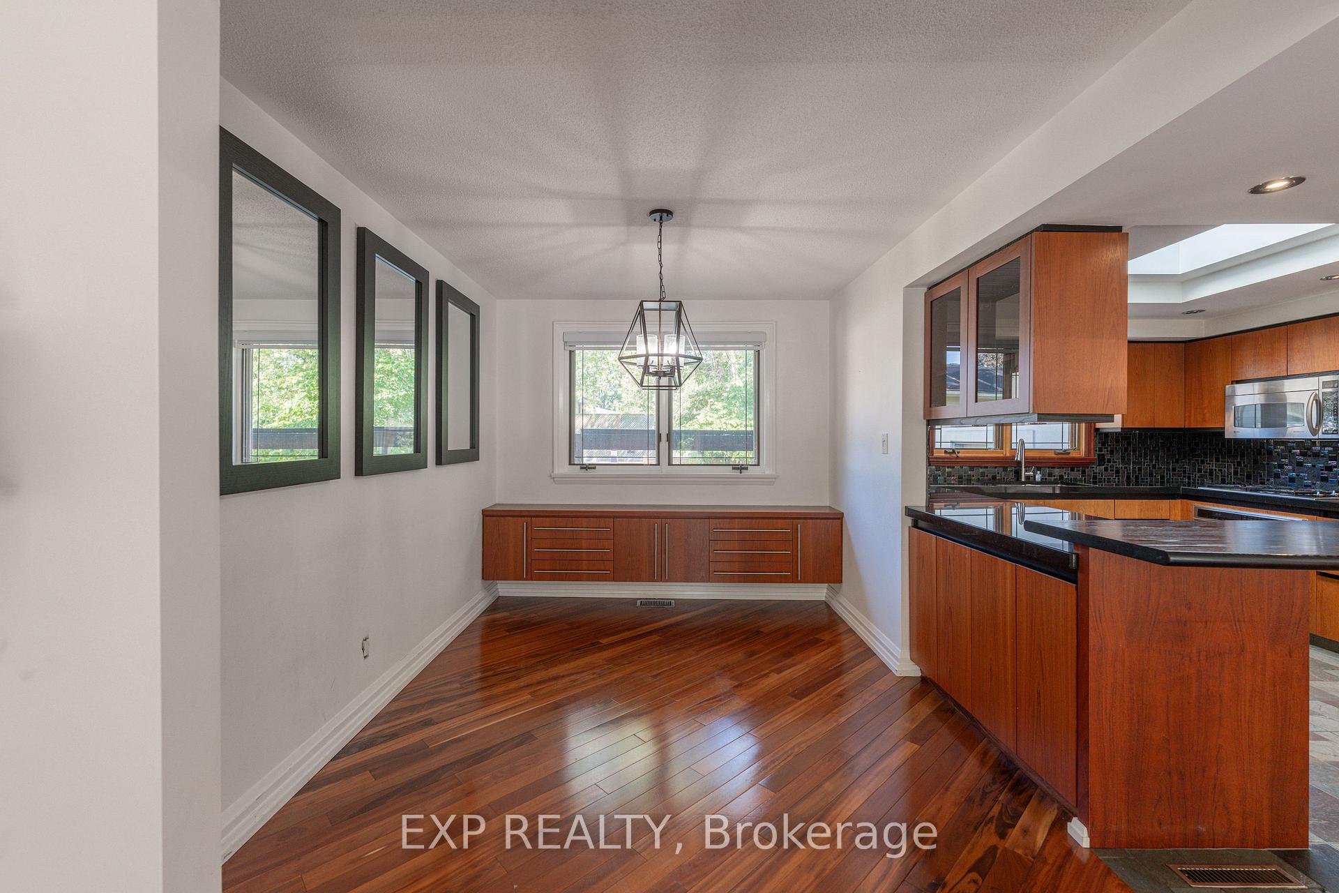 Photo 11 of 6559 Jupiter Boulevard, Niagara Falls, Stamford — HOMEH