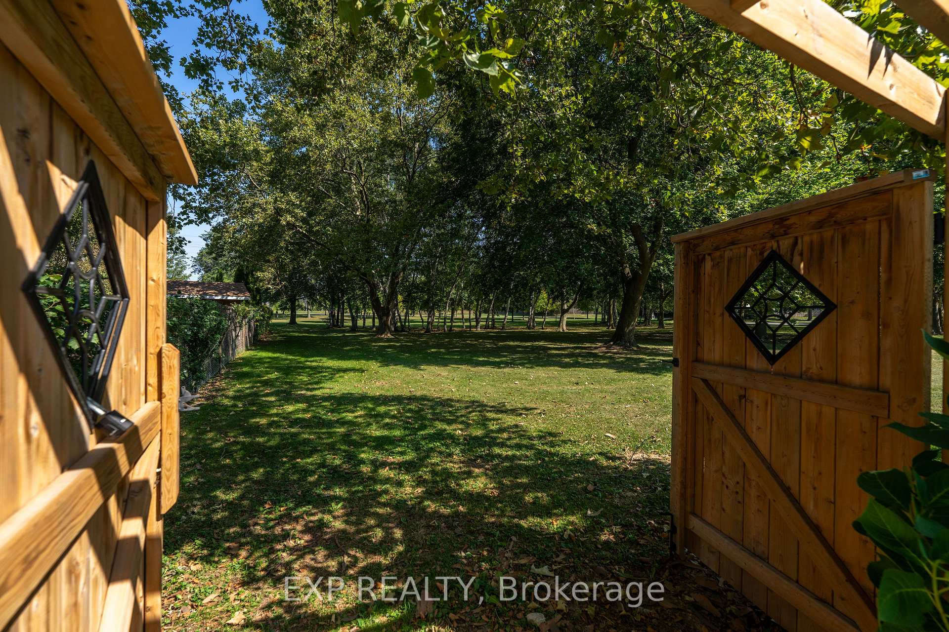 Photo 48 of 6559 Jupiter Boulevard, Niagara Falls, Stamford — HOMEH