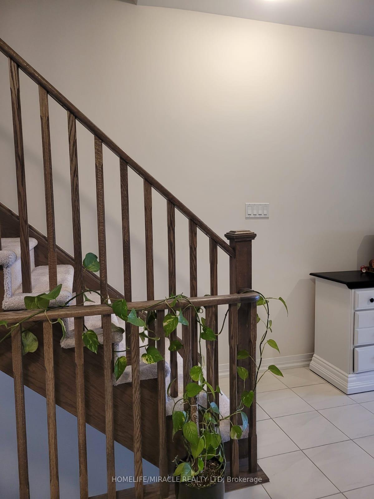 Photo 8 of 29 Carneros Way, Markham, Cedar Grove — HOMEH