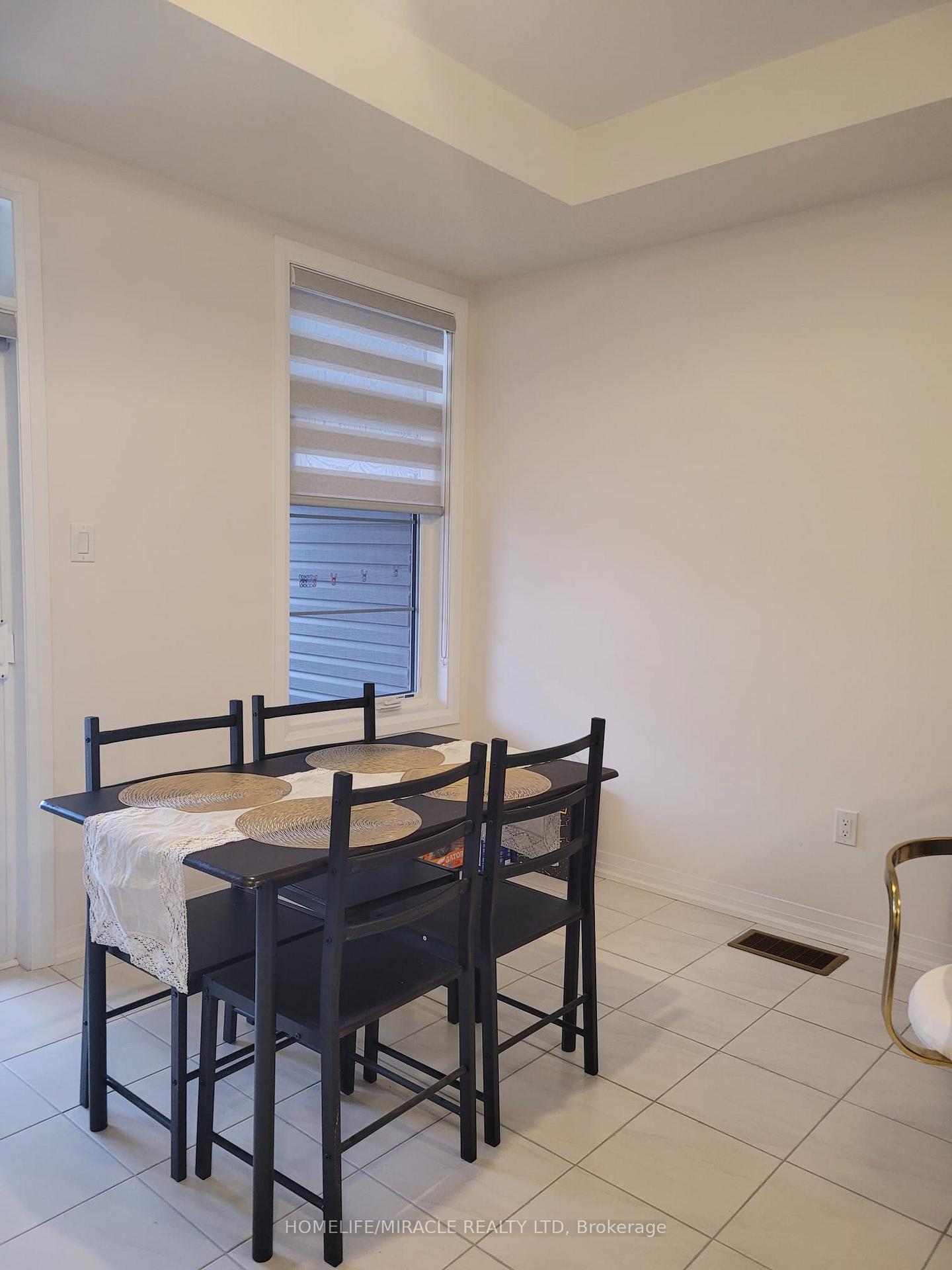 Photo 12 of 29 Carneros Way, Markham, Cedar Grove — HOMEH