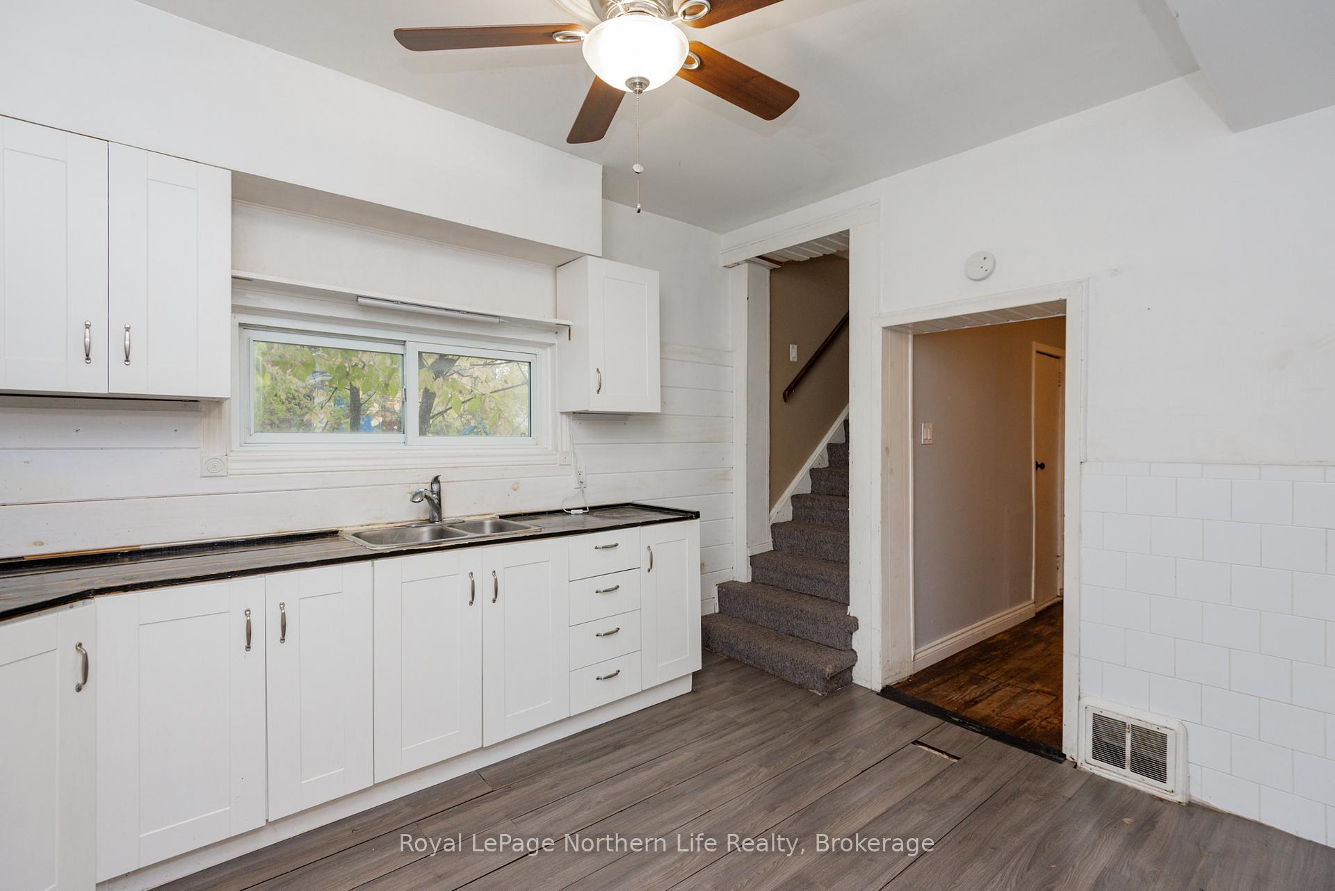 Photo 11 of 346 John Street, North Bay, Central — HOMEH