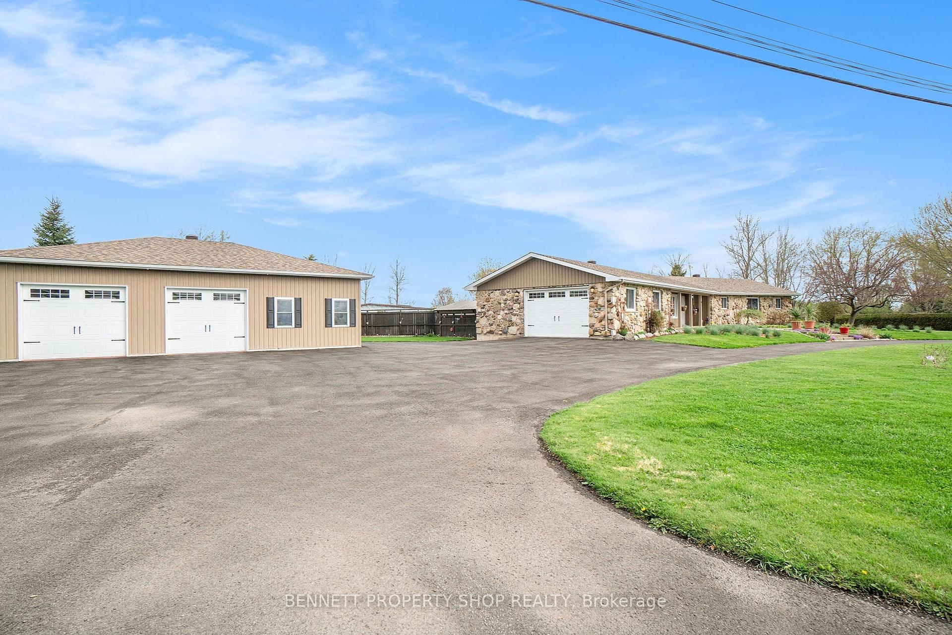 Photo 23 of 39 Front Street E, North Glengarry, Alexandria — HOMEH