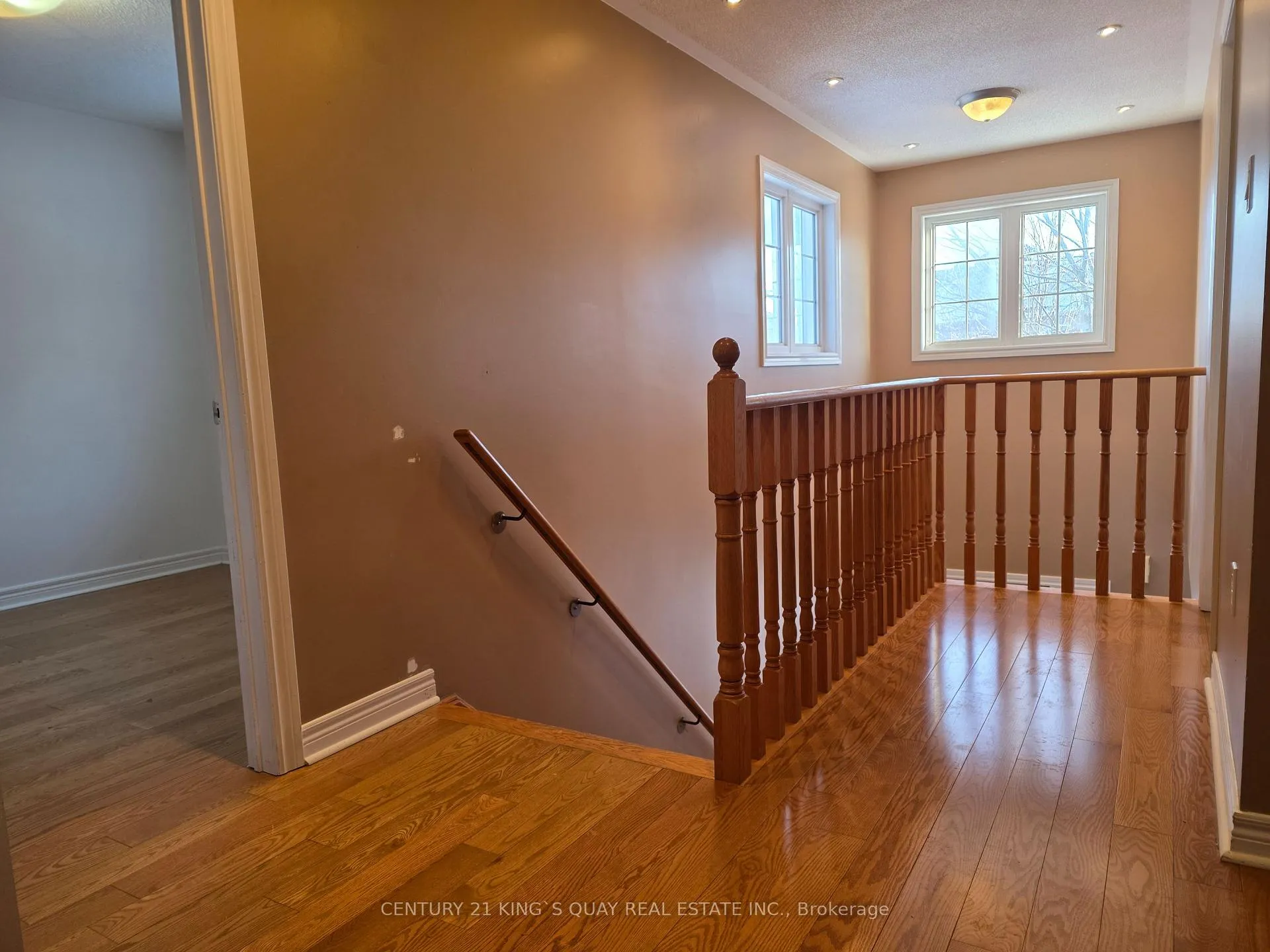 Photo 10 of 120 Flagstone Way, Newmarket, Woodland Hill — HOMEH