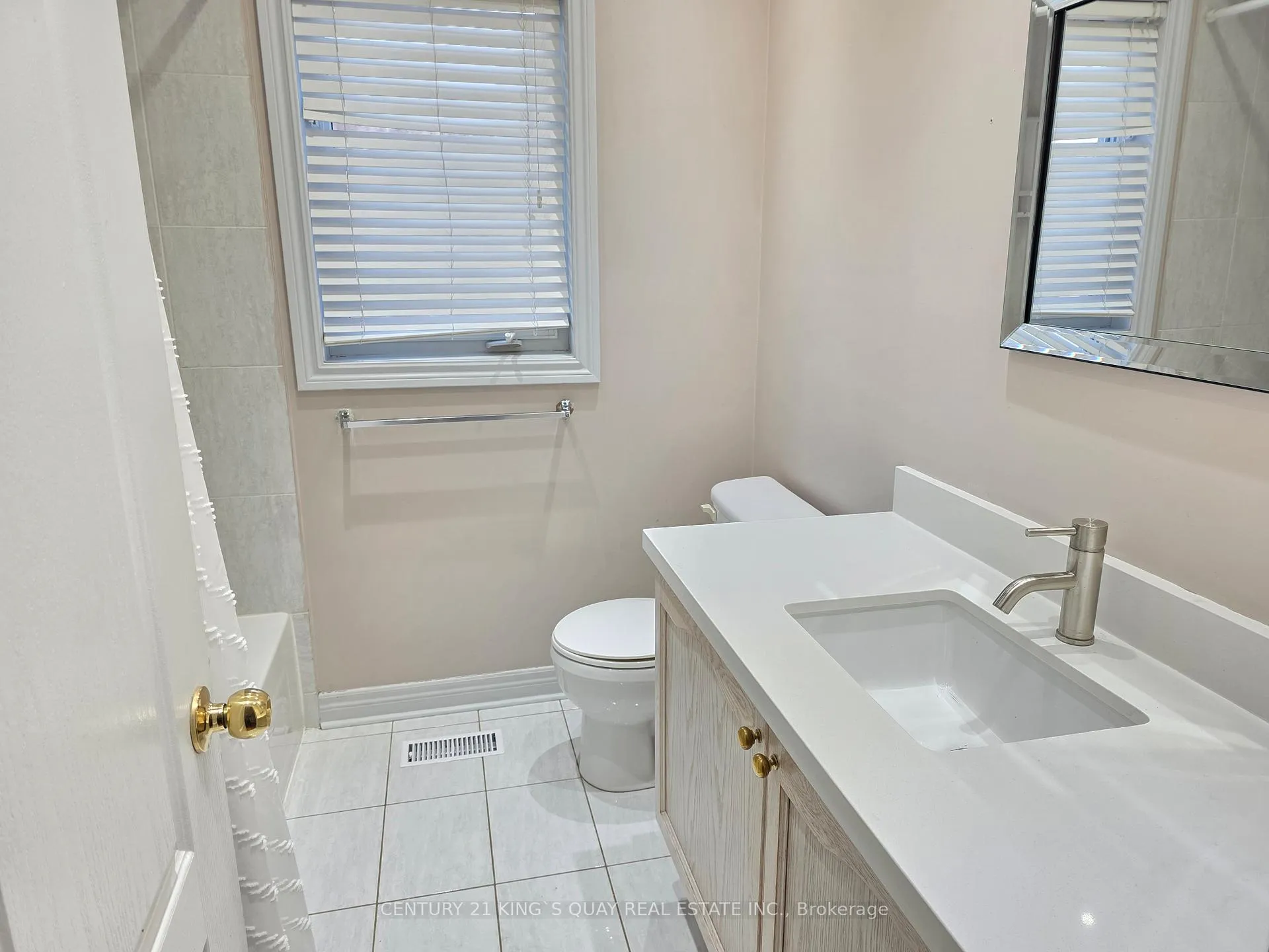 Photo 11 of 120 Flagstone Way, Newmarket, Woodland Hill — HOMEH