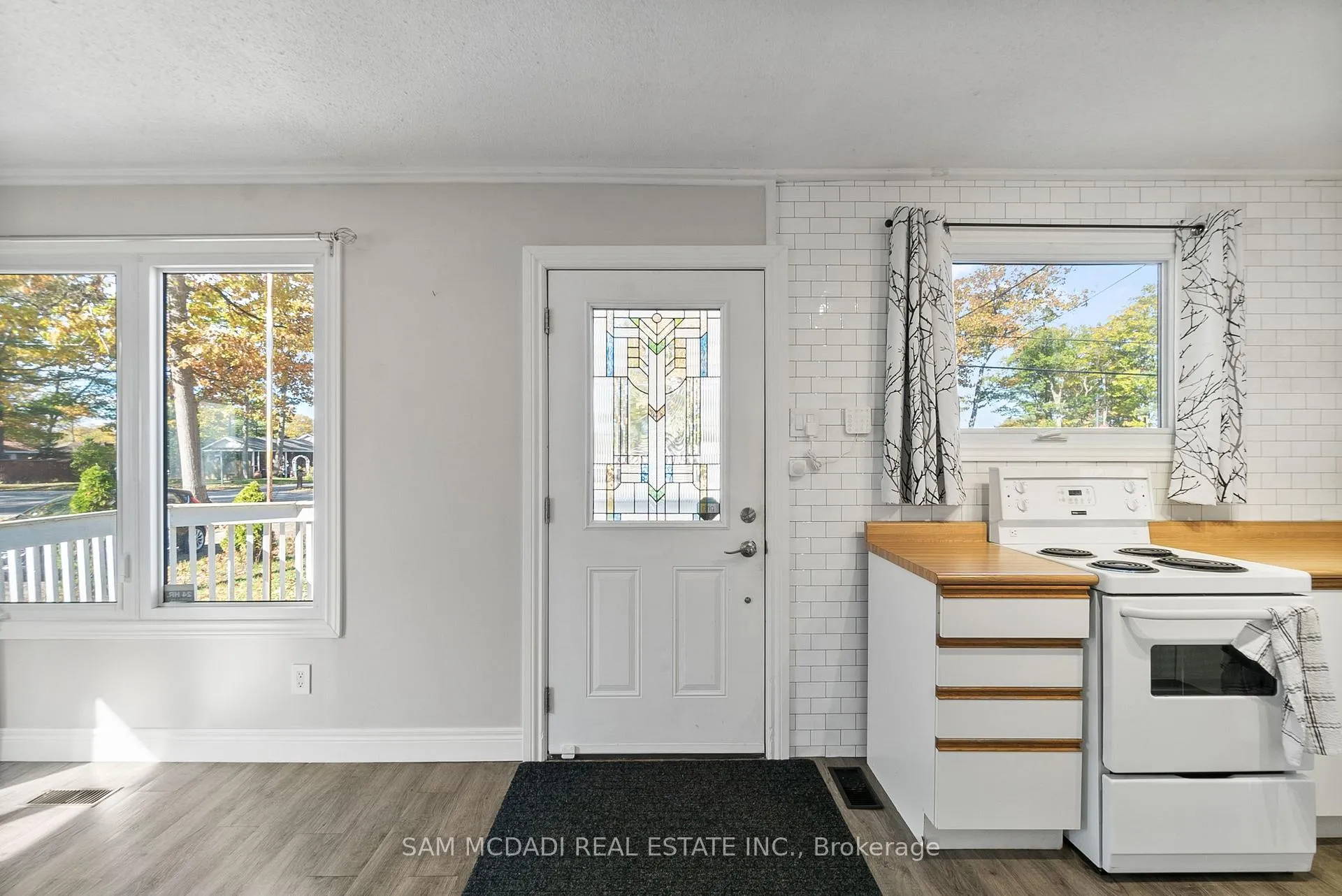 Photo 3 of 1805 River Road W, Wasaga Beach — HOMEH