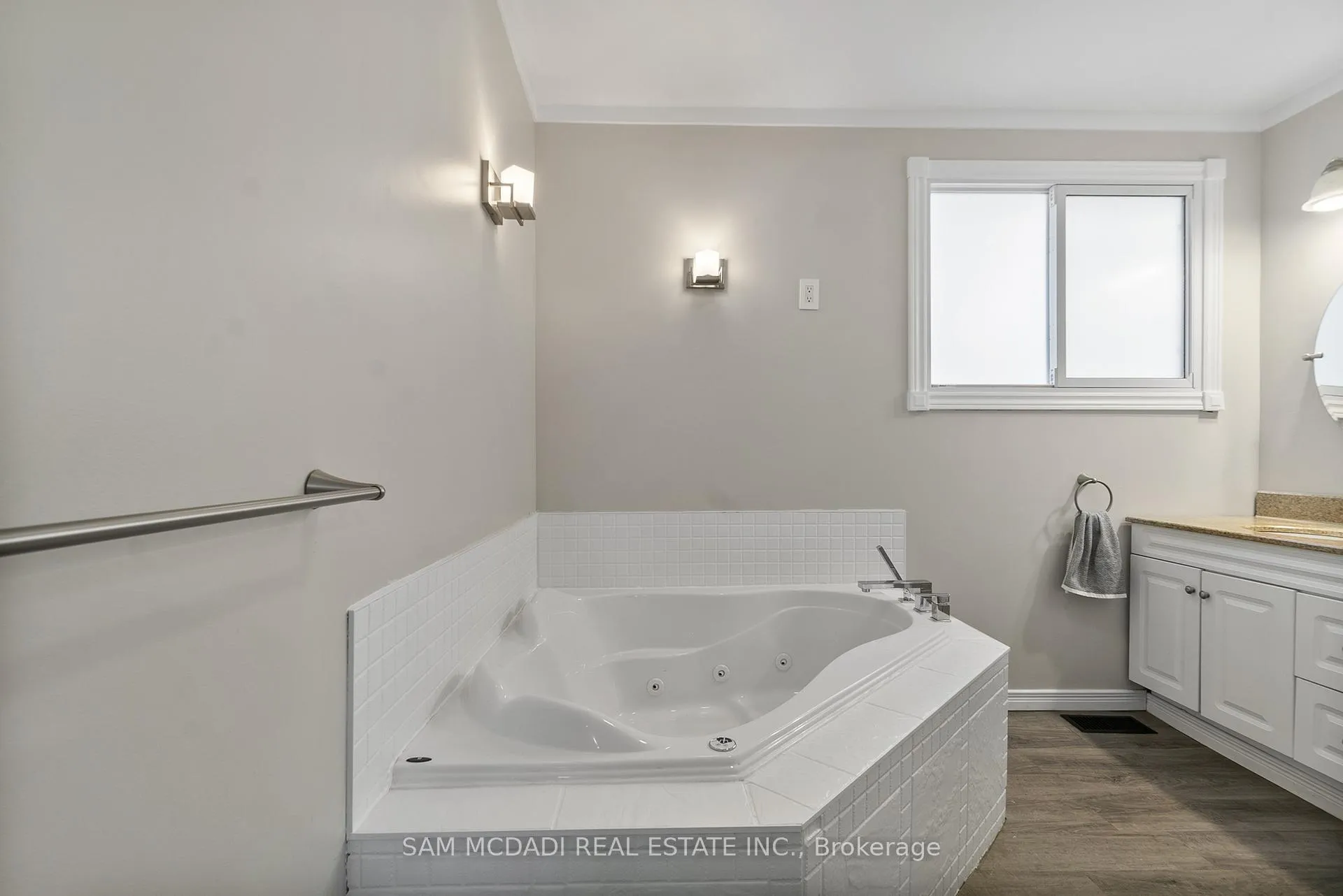 Photo 12 of 1805 River Road W, Wasaga Beach — HOMEH