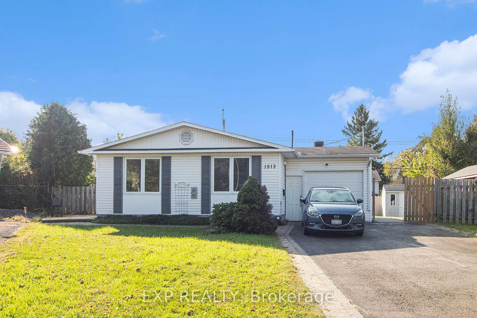 Photo 1 of 1513 Queenswood Crescent, Ottawa, Bilberry Creek/Queenswood Heights — HOMEH