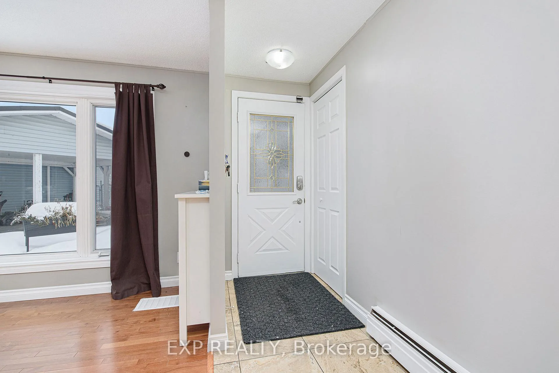 Photo 2 of 1513 Queenswood Crescent, Ottawa, Bilberry Creek/Queenswood Heights — HOMEH