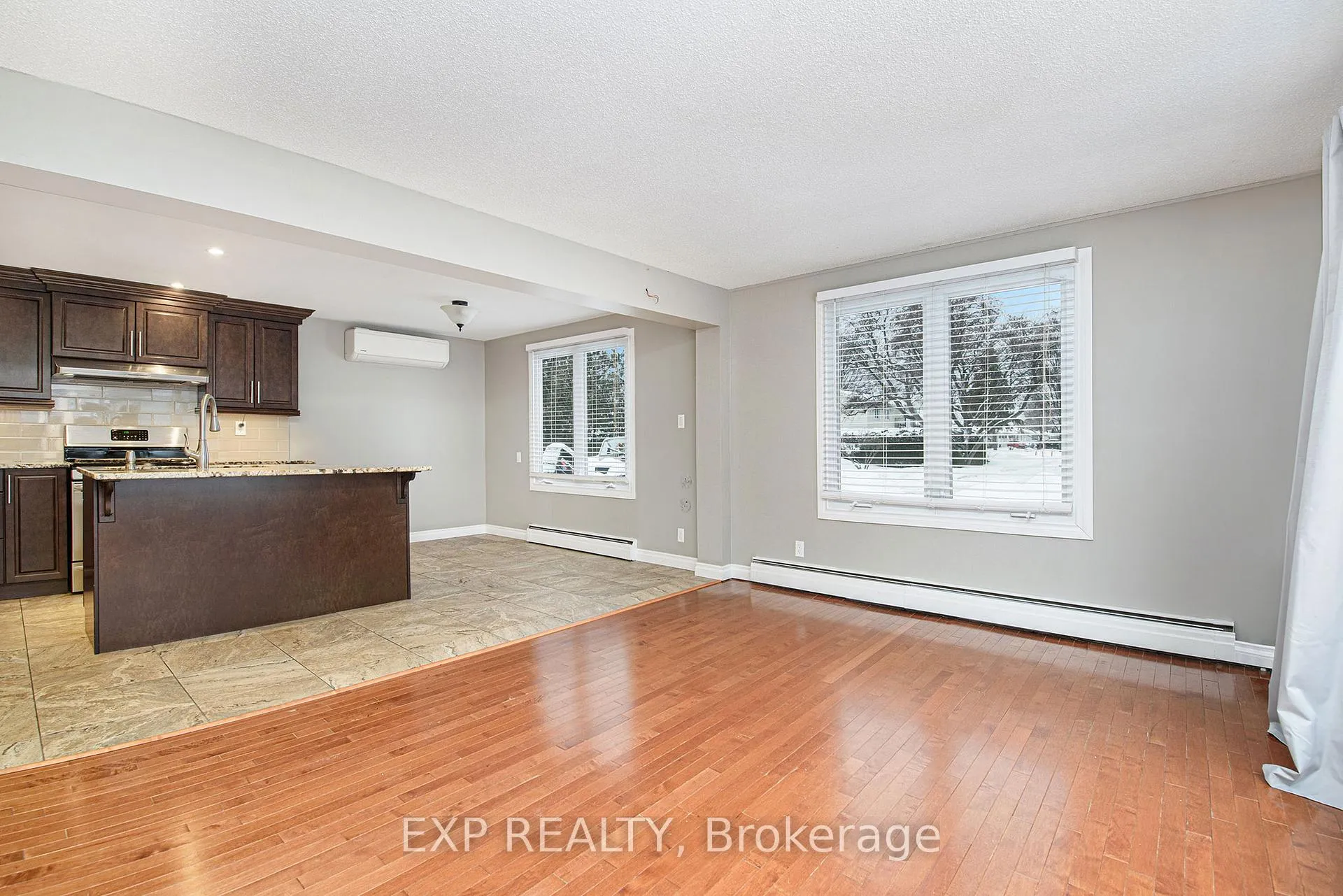 Photo 6 of 1513 Queenswood Crescent, Ottawa, Bilberry Creek/Queenswood Heights — HOMEH