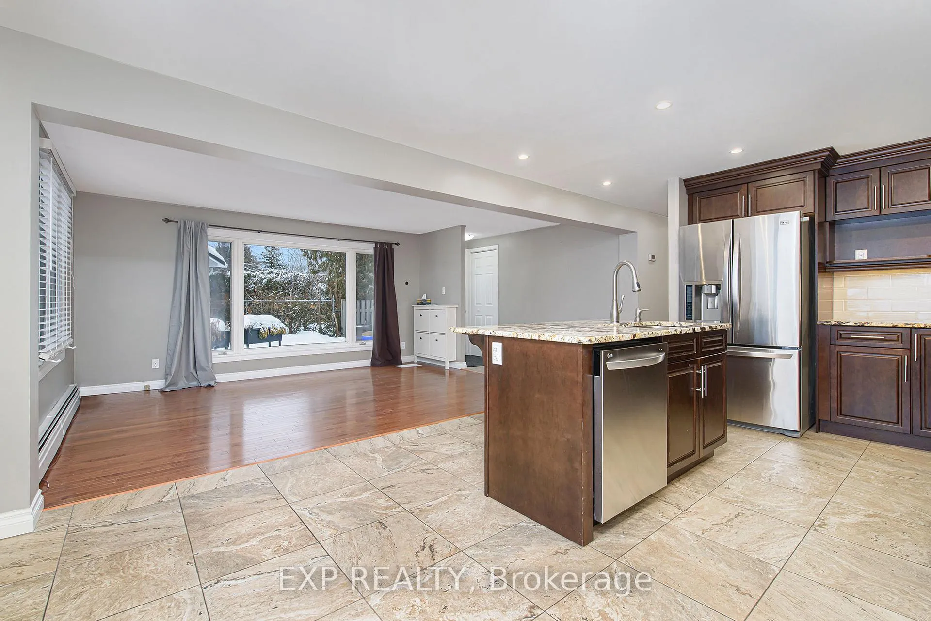 Photo 11 of 1513 Queenswood Crescent, Ottawa, Bilberry Creek/Queenswood Heights — HOMEH
