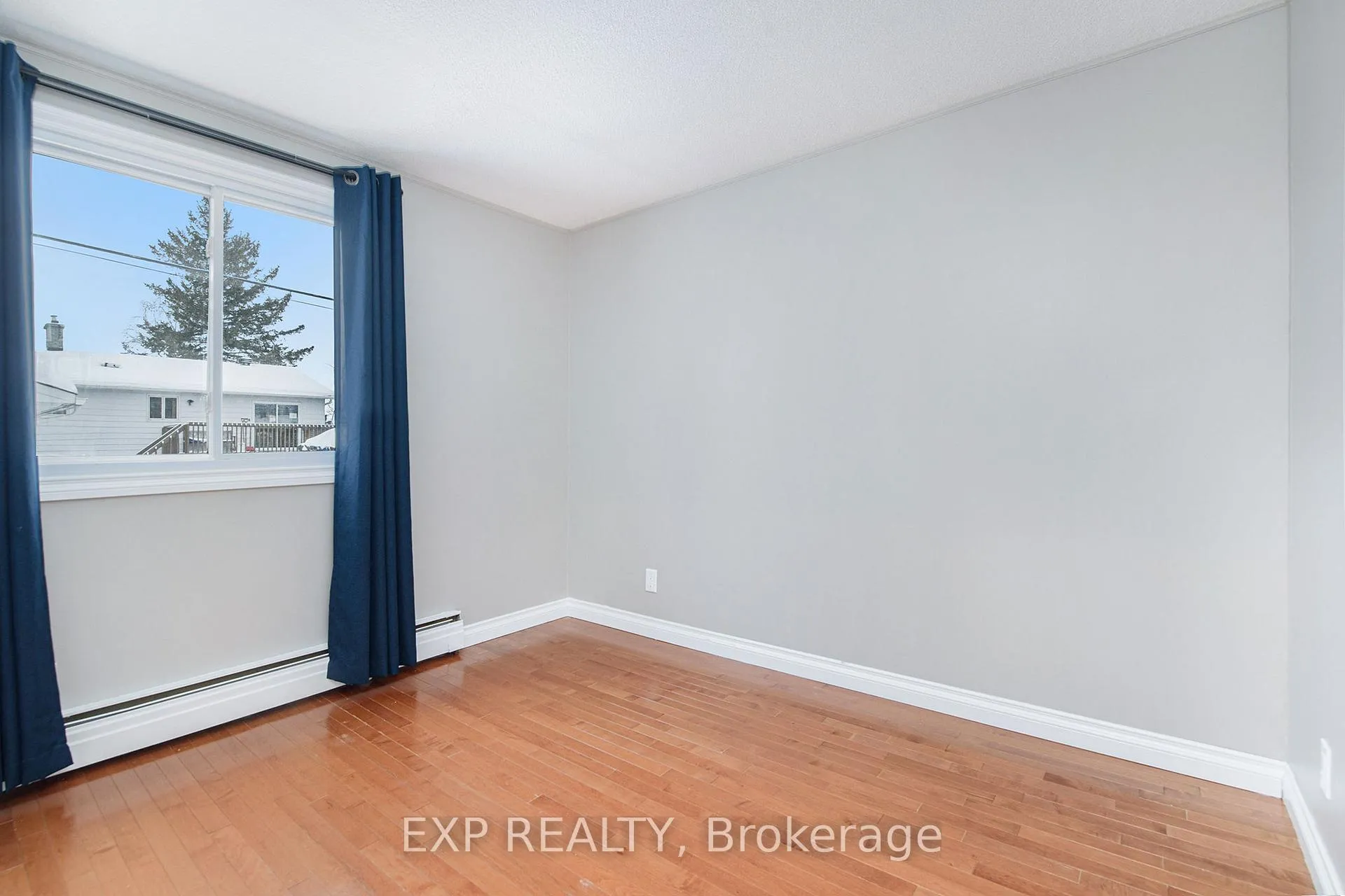 Photo 15 of 1513 Queenswood Crescent, Ottawa, Bilberry Creek/Queenswood Heights — HOMEH