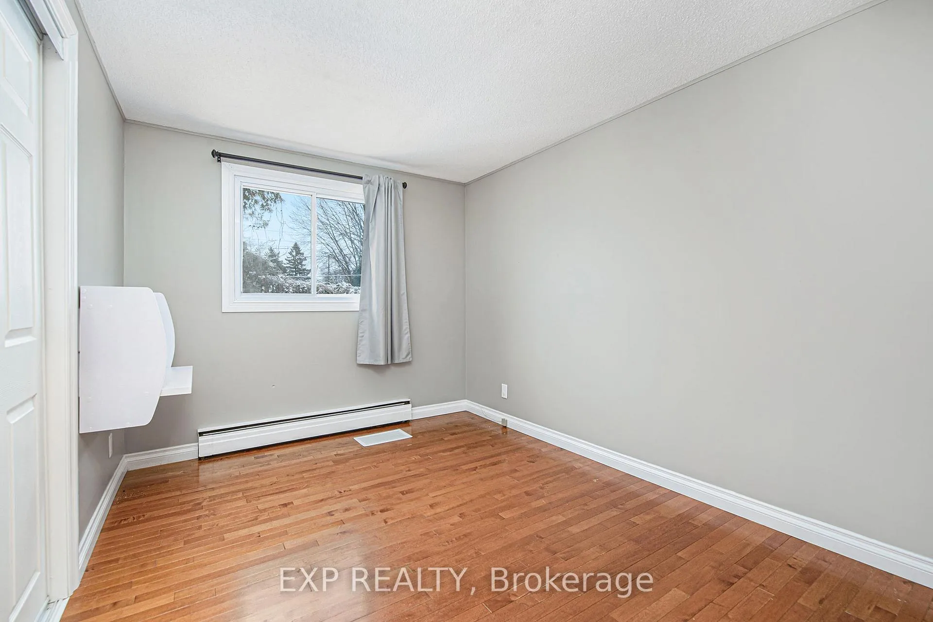 Photo 17 of 1513 Queenswood Crescent, Ottawa, Bilberry Creek/Queenswood Heights — HOMEH