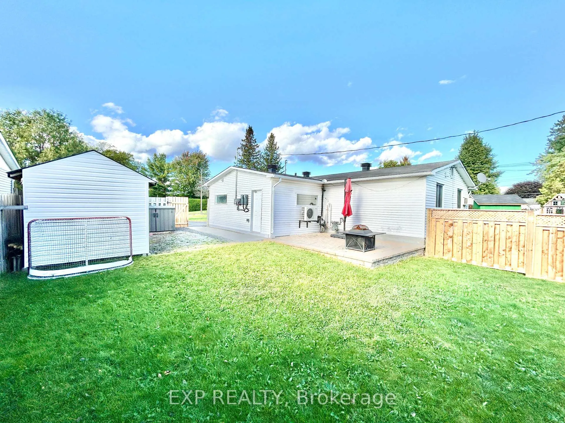 Photo 21 of 1513 Queenswood Crescent, Ottawa, Bilberry Creek/Queenswood Heights — HOMEH