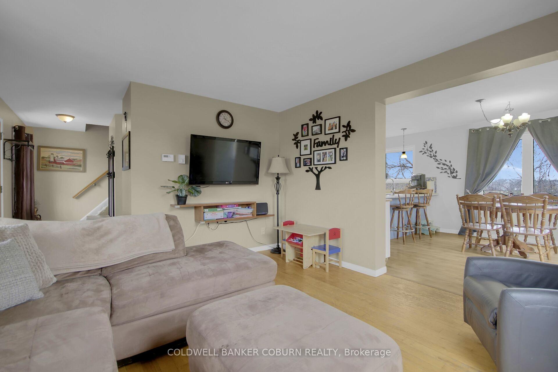 Photo 4 of 10658 Main Street, North Dundas, North Dundas (Mountain) Twp — HOMEH