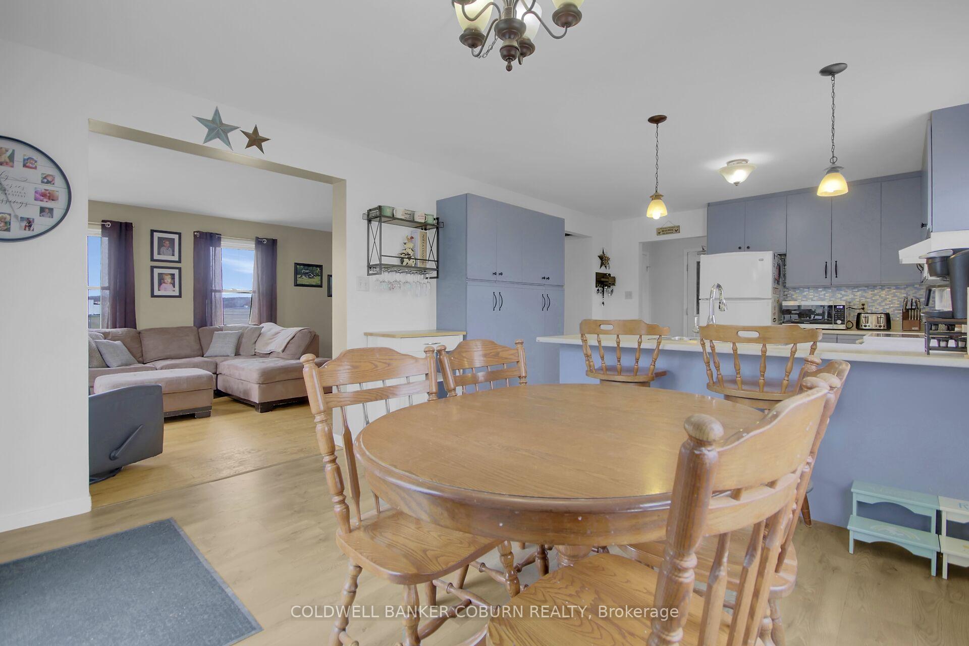 Photo 7 of 10658 Main Street, North Dundas, North Dundas (Mountain) Twp — HOMEH