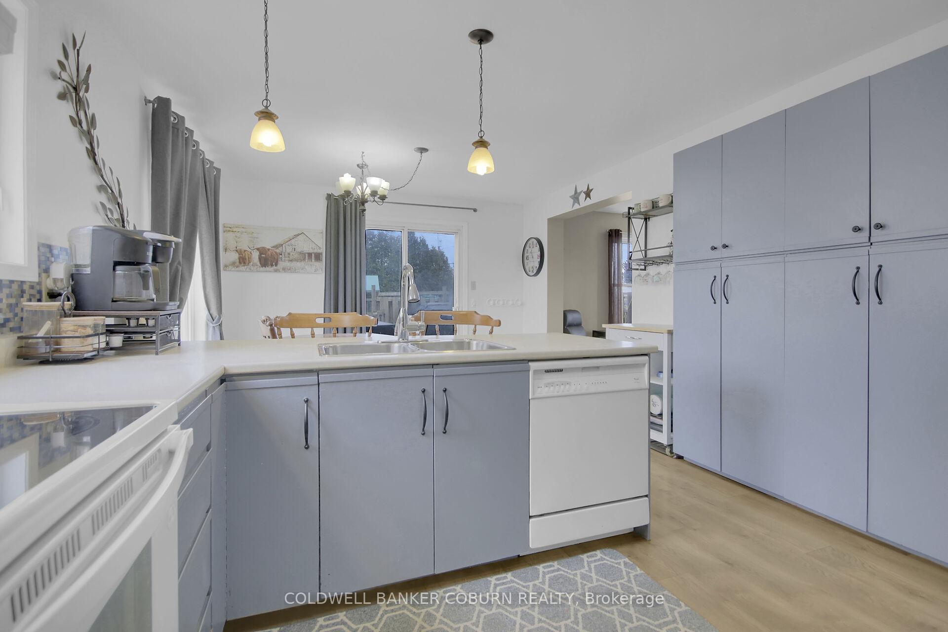 Photo 11 of 10658 Main Street, North Dundas, North Dundas (Mountain) Twp — HOMEH