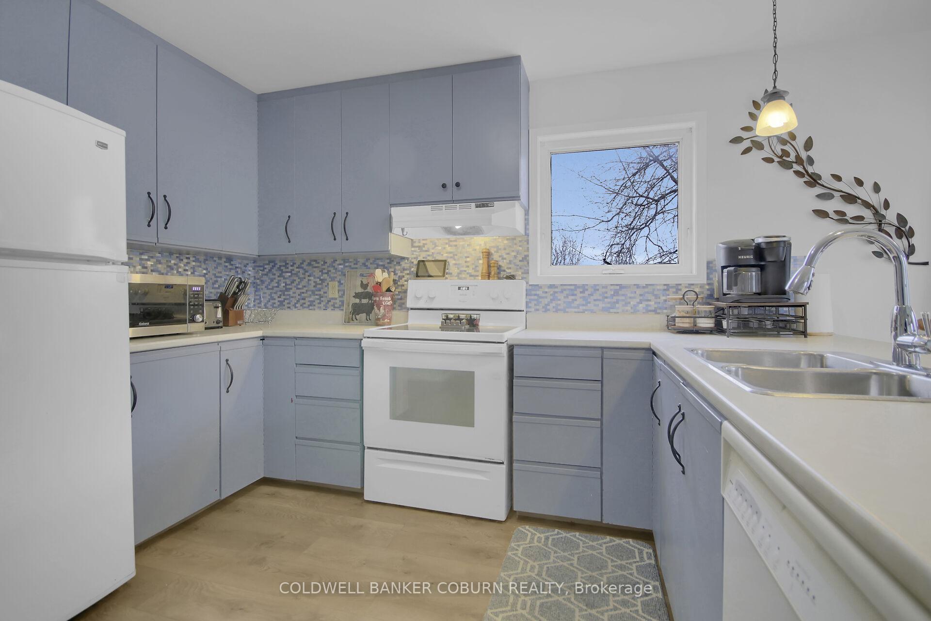 Photo 12 of 10658 Main Street, North Dundas, North Dundas (Mountain) Twp — HOMEH