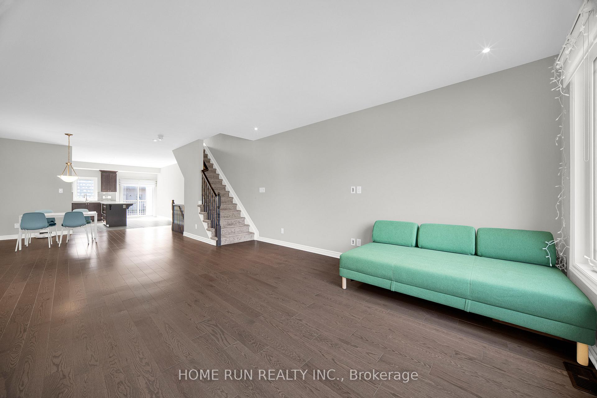 Photo 14 of 347 LeBoutillier Avenue, Ottawa, Carson Meadows — HOMEH