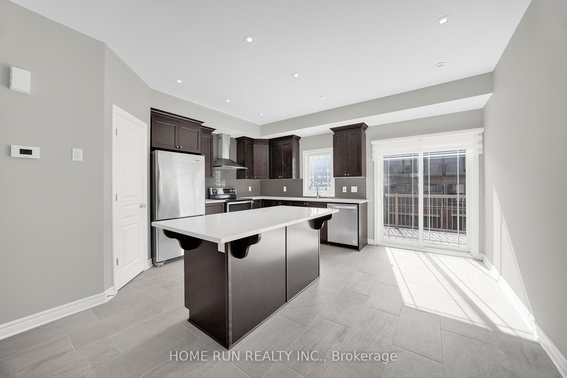 Photo 18 of 347 LeBoutillier Avenue, Ottawa, Carson Meadows — HOMEH