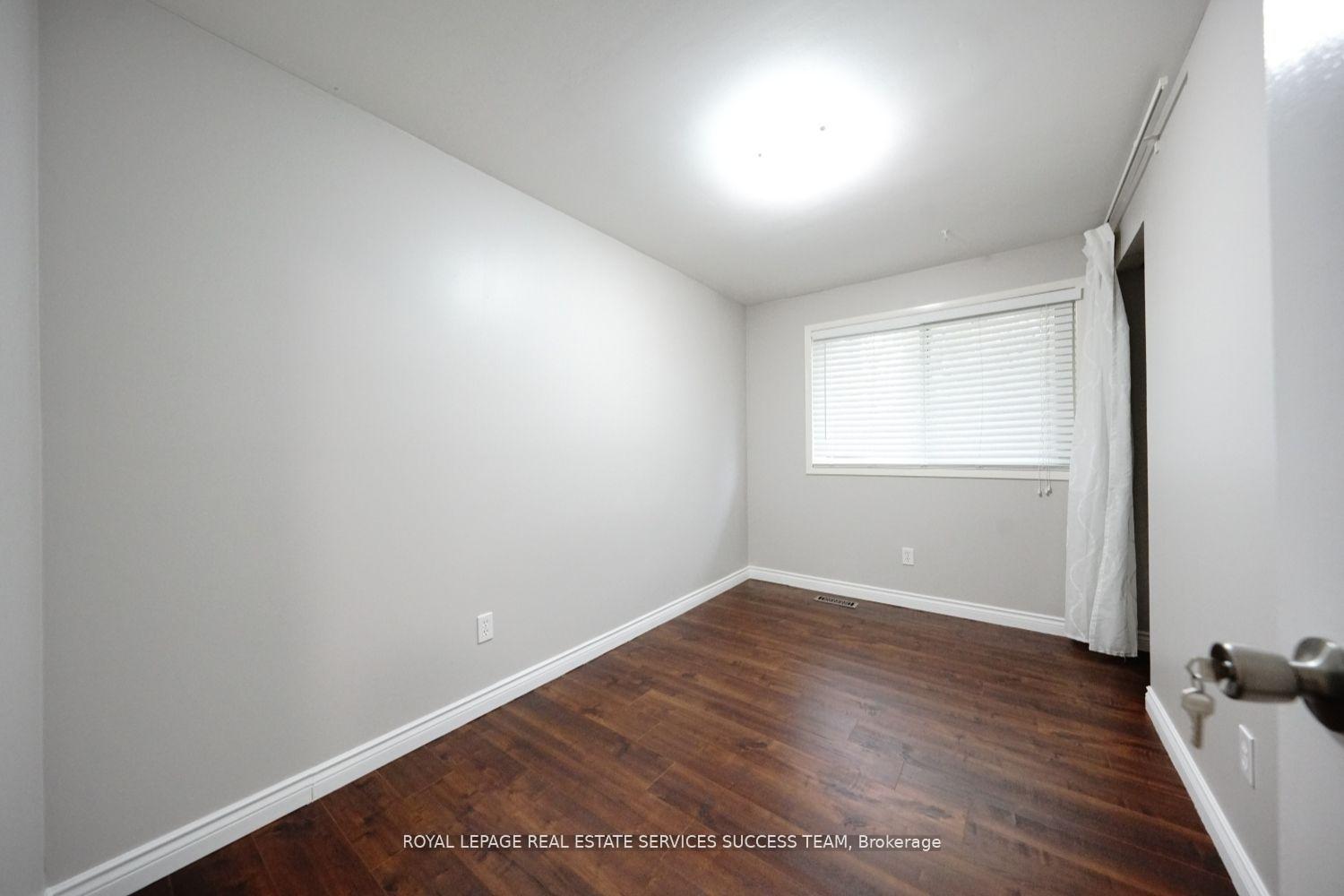 Photo 19 of 1355 Odessa Crescent, Oakville, College Park — HOMEH