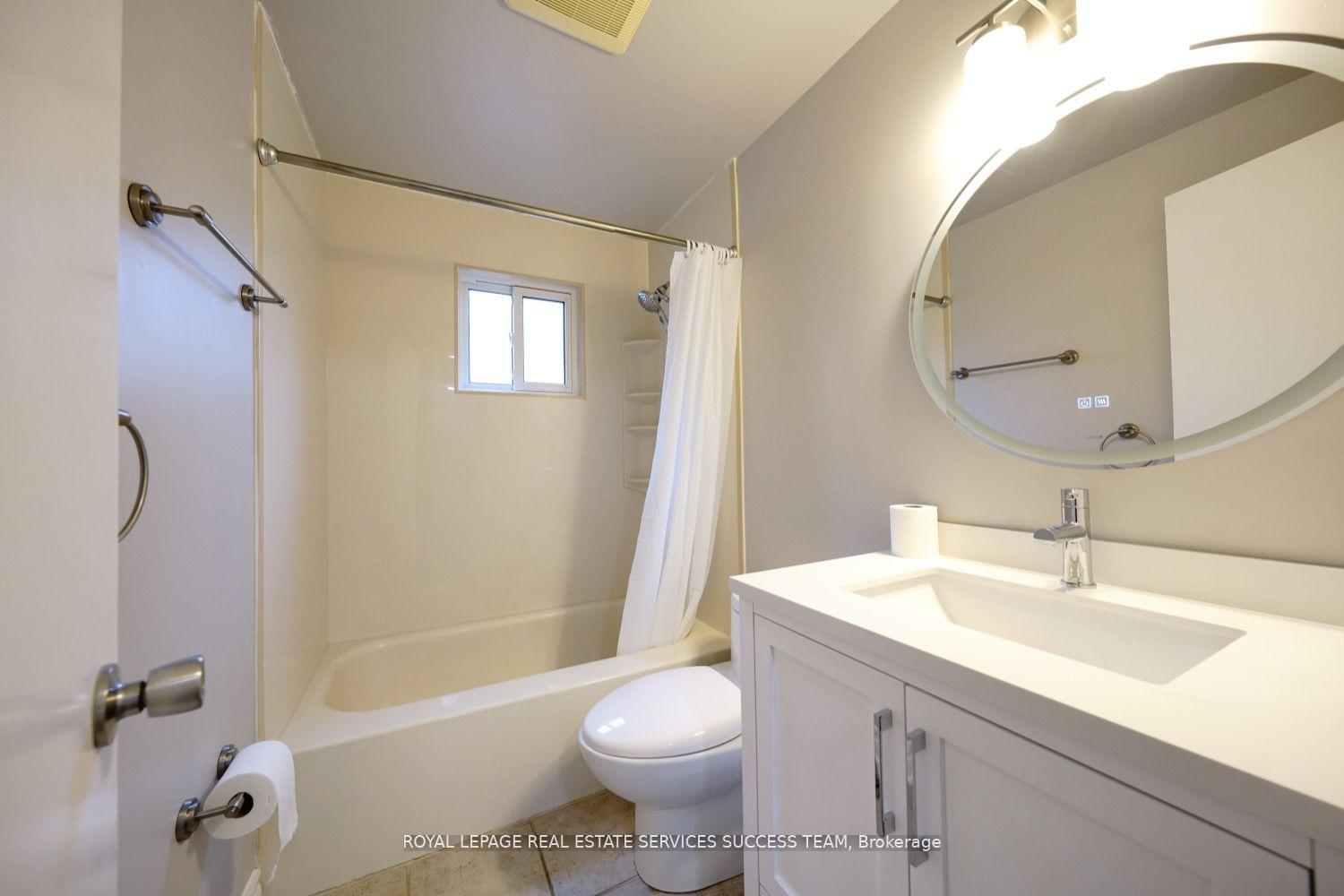 Photo 20 of 1355 Odessa Crescent, Oakville, College Park — HOMEH