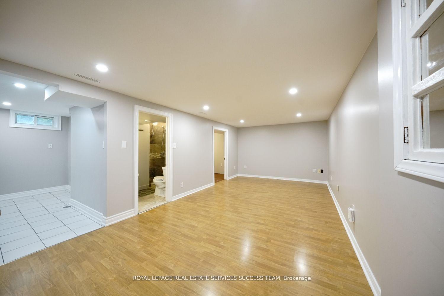Photo 21 of 1355 Odessa Crescent, Oakville, College Park — HOMEH