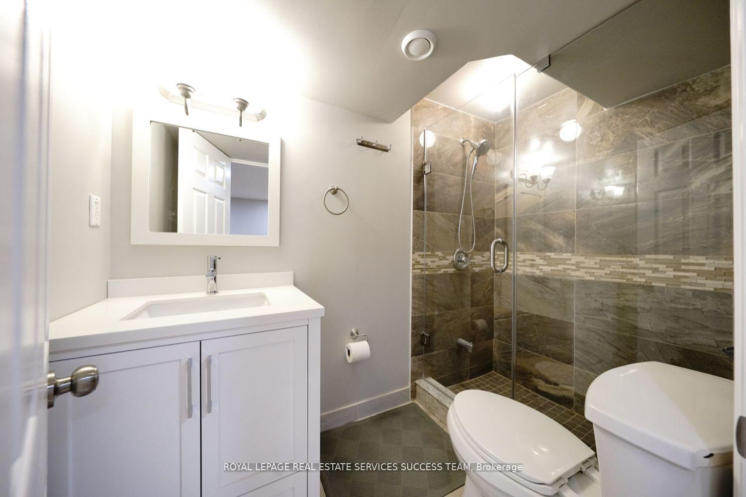 Photo 24 of 1355 Odessa Crescent, Oakville, College Park — HOMEH