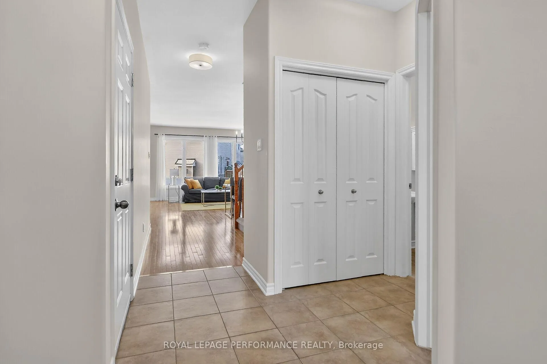 Photo 8 of 1910 Schroeder Crescent, Ottawa, Springridge/East Village — HOMEH
