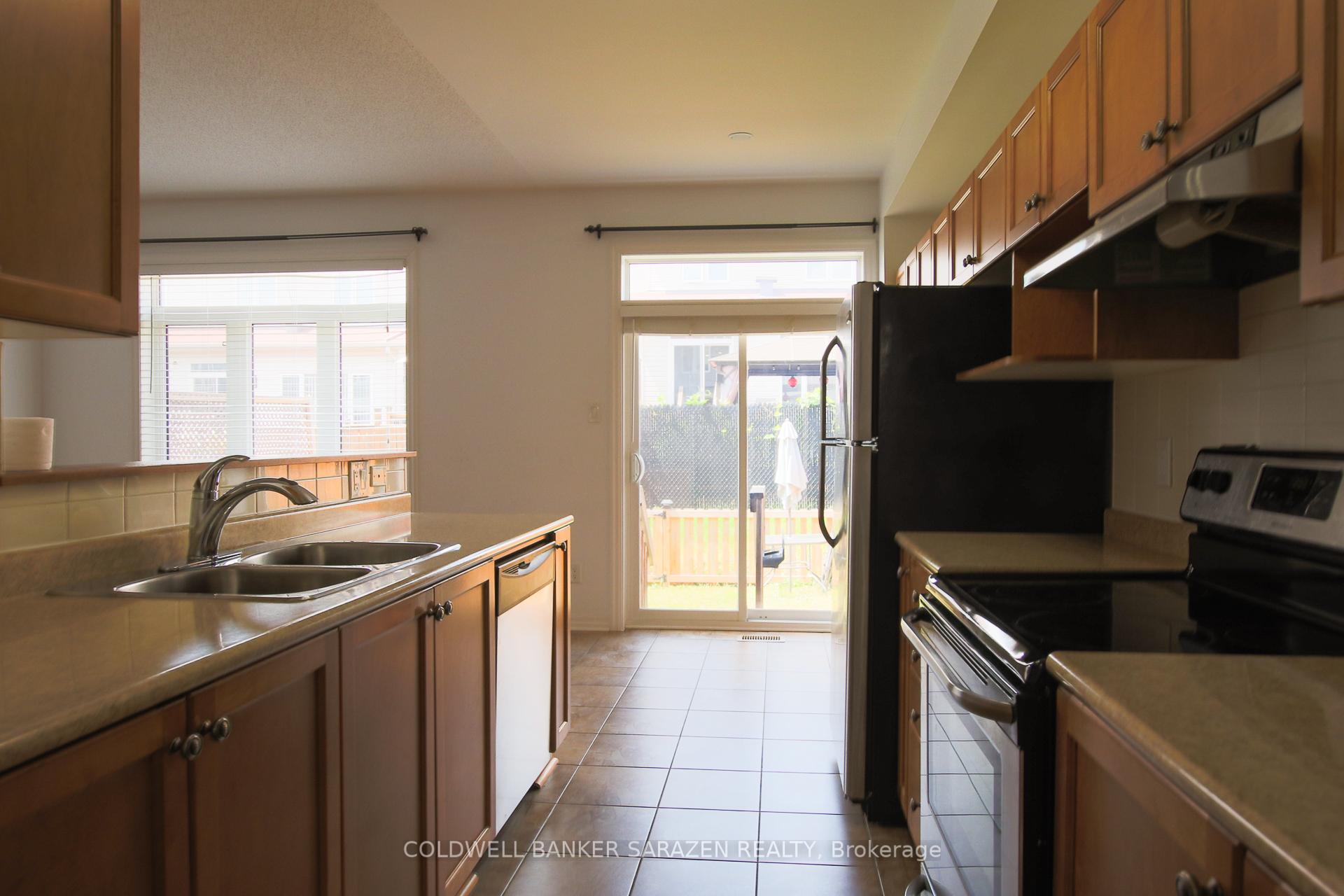 Photo 6 of 667 Spring Valley Drive, Ottawa, Mer Bleue/Bradley Estates/Anderson Park — HOMEH