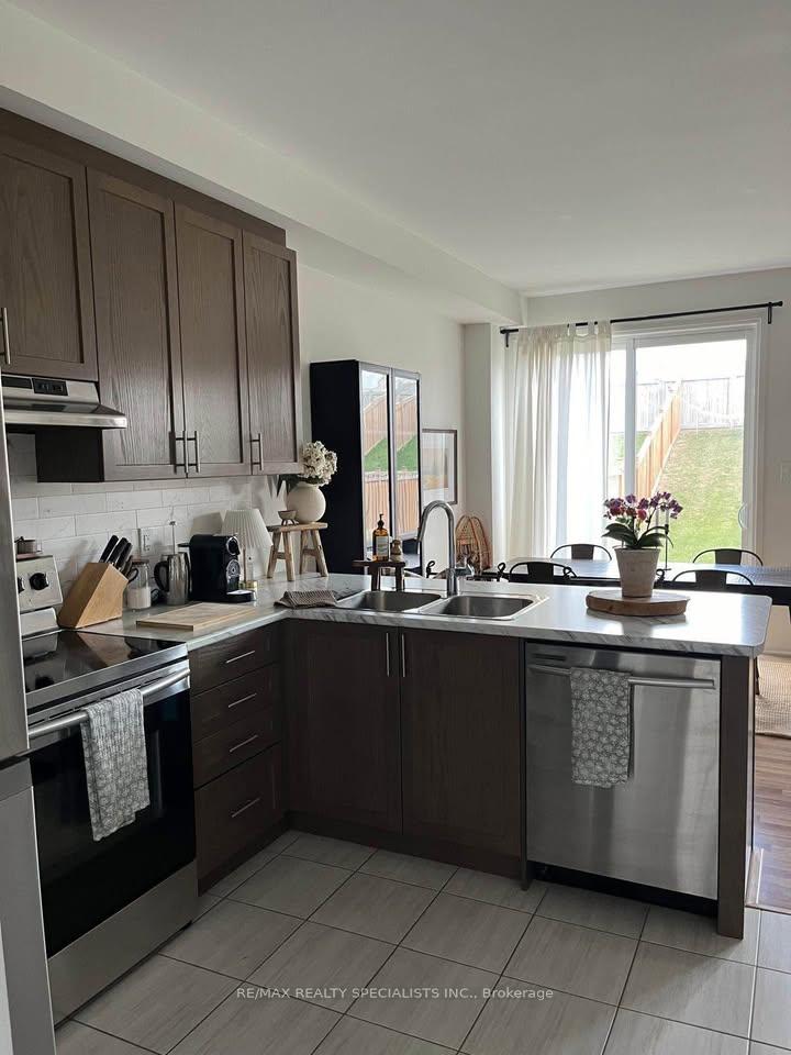 Photo 4 of 77 Casserley Crescent, New Tecumseth, Tottenham — HOMEH