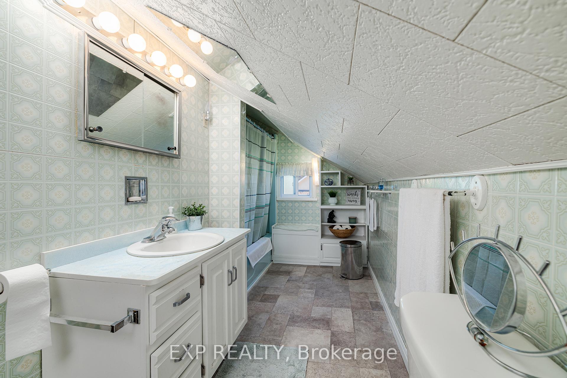 Photo 18 of 628 Josephine Street, North Huron, Wingham — HOMEH