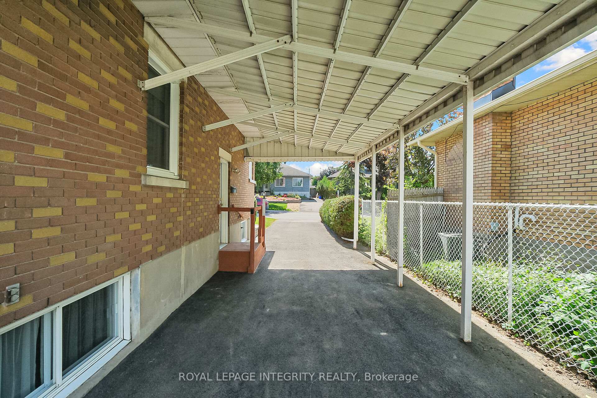 Photo 4 of 81 Drouin Avenue, Ottawa, Overbrook — HOMEH