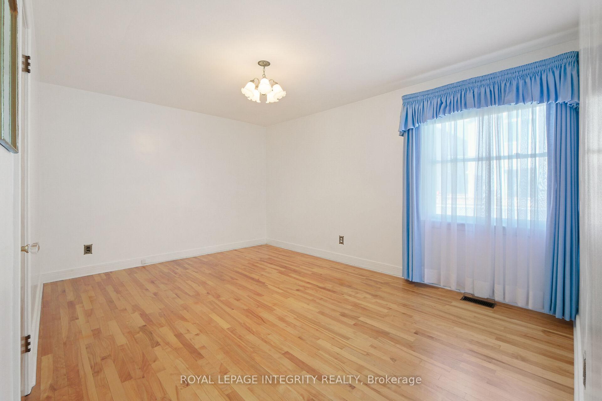 Photo 19 of 81 Drouin Avenue, Ottawa, Overbrook — HOMEH