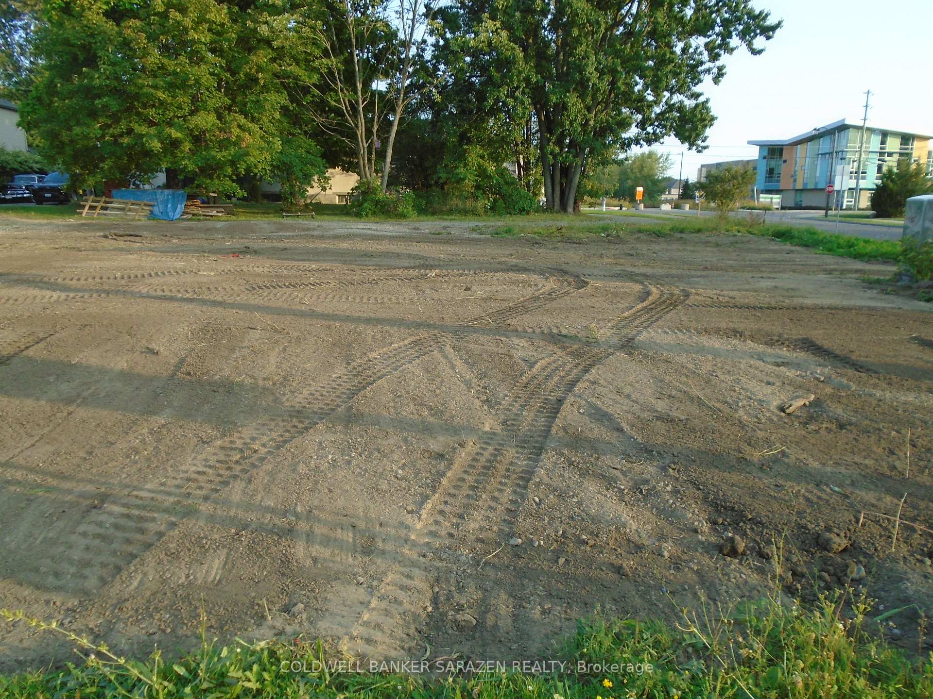 Photo 6 of 283 Enclave Walk E, Ottawa, Mer Bleue/Bradley Estates/Anderson Park — HOMEH