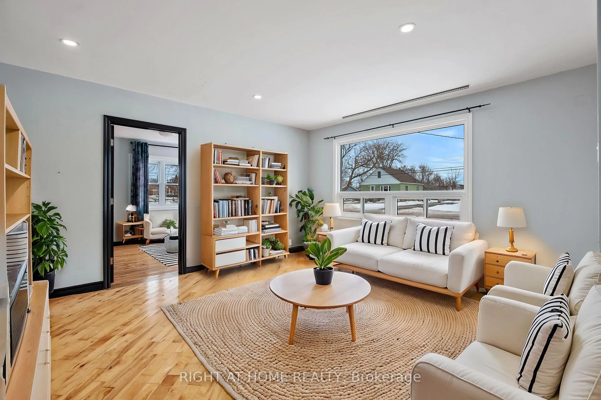 Photo 7 of 7813 Mulhern Street, Niagara Falls, Ascot — HOMEH