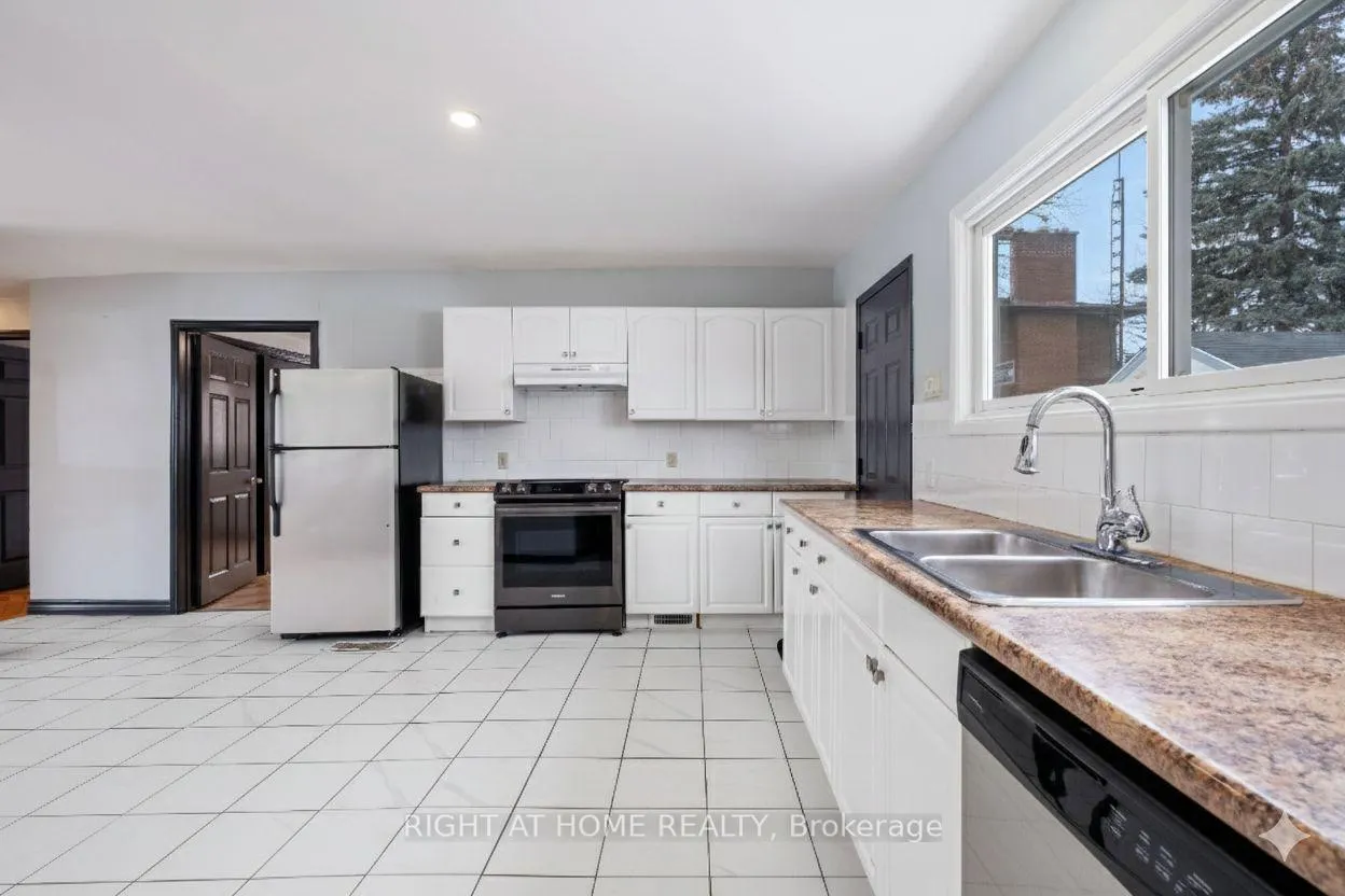 Photo 15 of 7813 Mulhern Street, Niagara Falls, Ascot — HOMEH