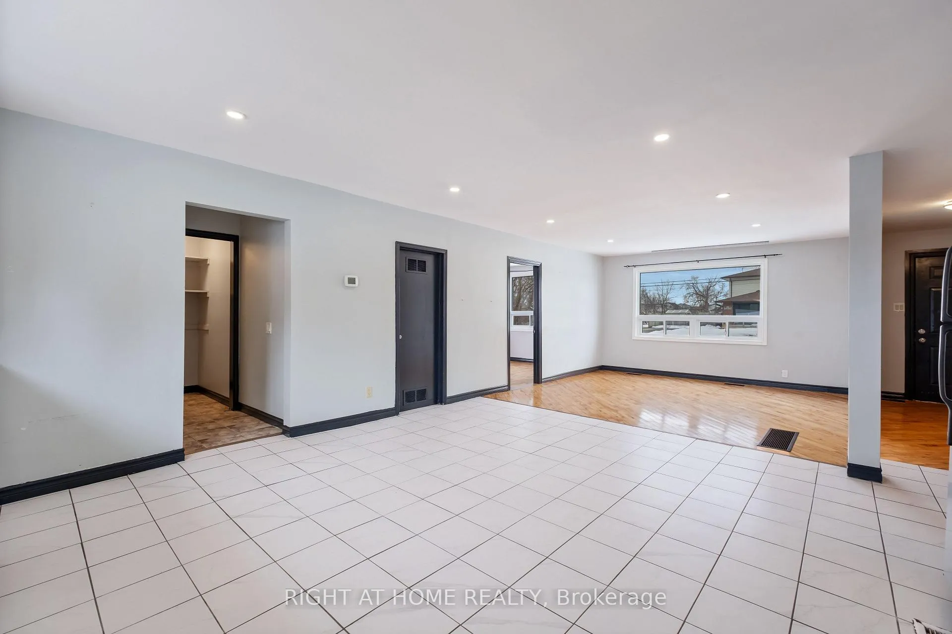 Photo 16 of 7813 Mulhern Street, Niagara Falls, Ascot — HOMEH