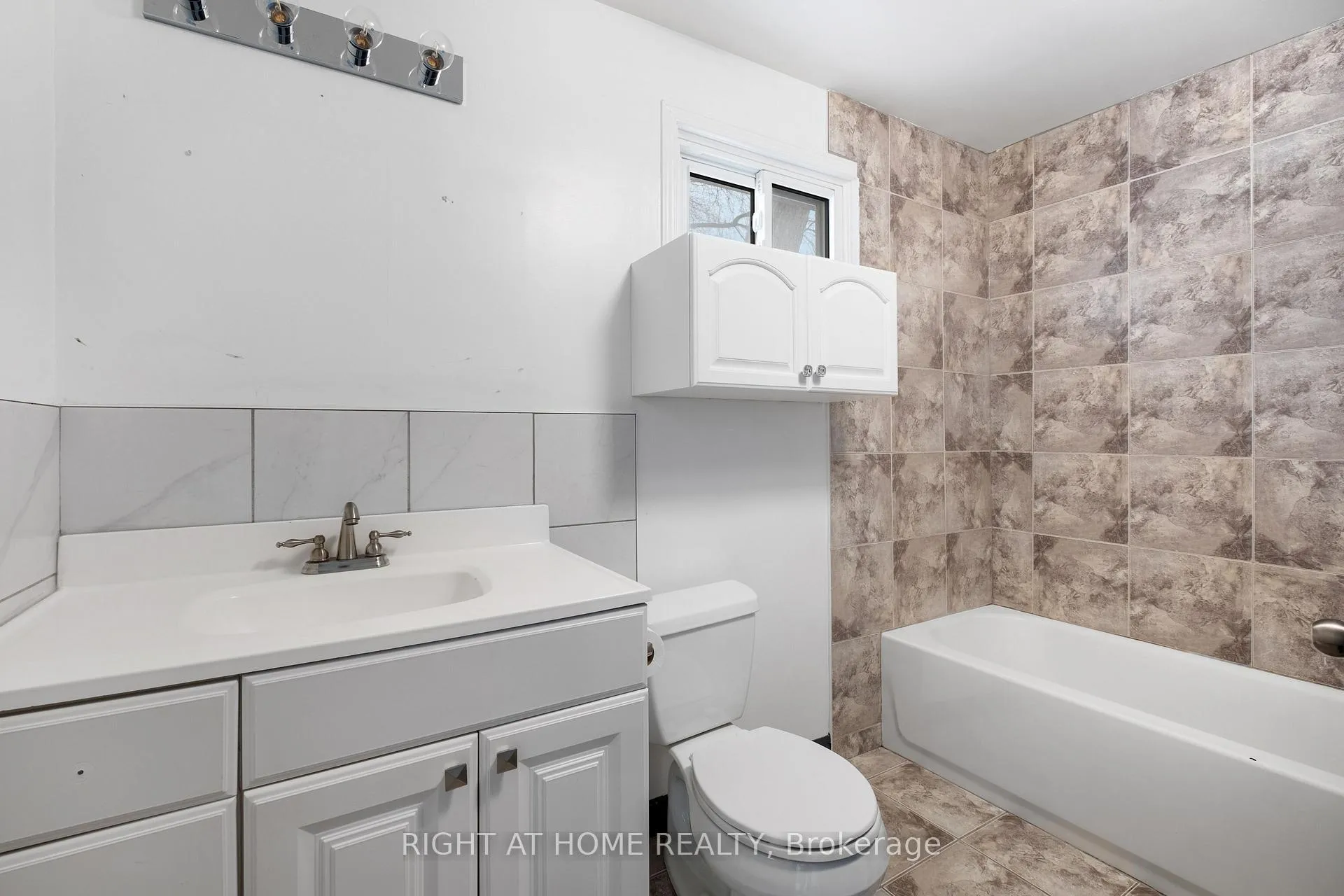 Photo 28 of 7813 Mulhern Street, Niagara Falls, Ascot — HOMEH