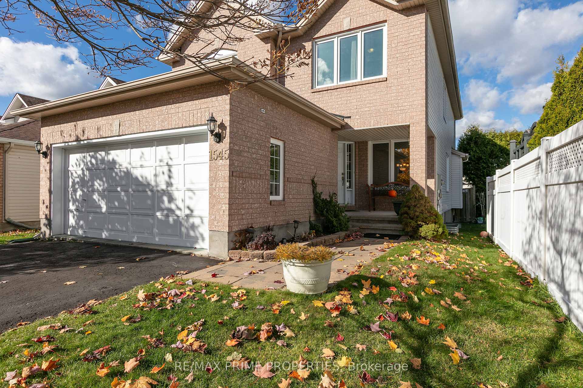 Photo 2 of 1545 Senateurs Way, Ottawa, Fallingbrook/Pineridge — HOMEH